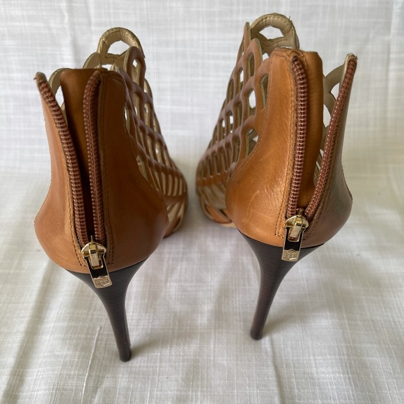 Vince Camuto tan scalloped peep toe stilettos - Picture 6 of 13